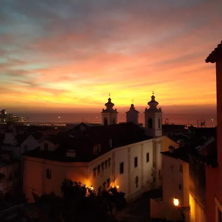 Indigo Moon's Secret Sanctuary In Alfama Lisboa