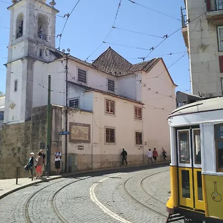 Indigo Moon's Secret Sanctuary In Alfama Lisboa
