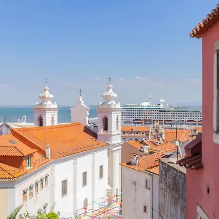 Indigo Moon's Secret Sanctuary In Alfama Apartmán *